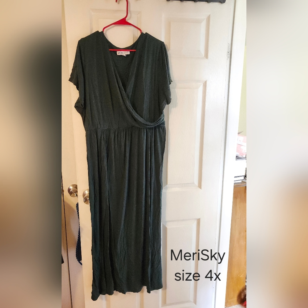 *LAST CHANCE* Green Maxi Dress